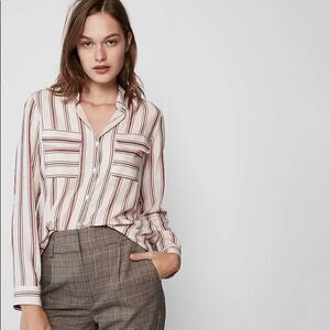 ✨ HP✨Stripe Button Front City Shirt✨